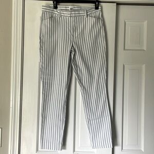 Gap. Never worn. Signature skinny ankle. Size 8. White with blue pin stripes.